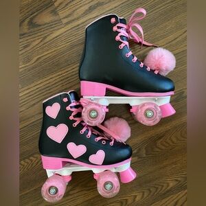 💗Girls Pink Heart  roller skates with light up wheels.